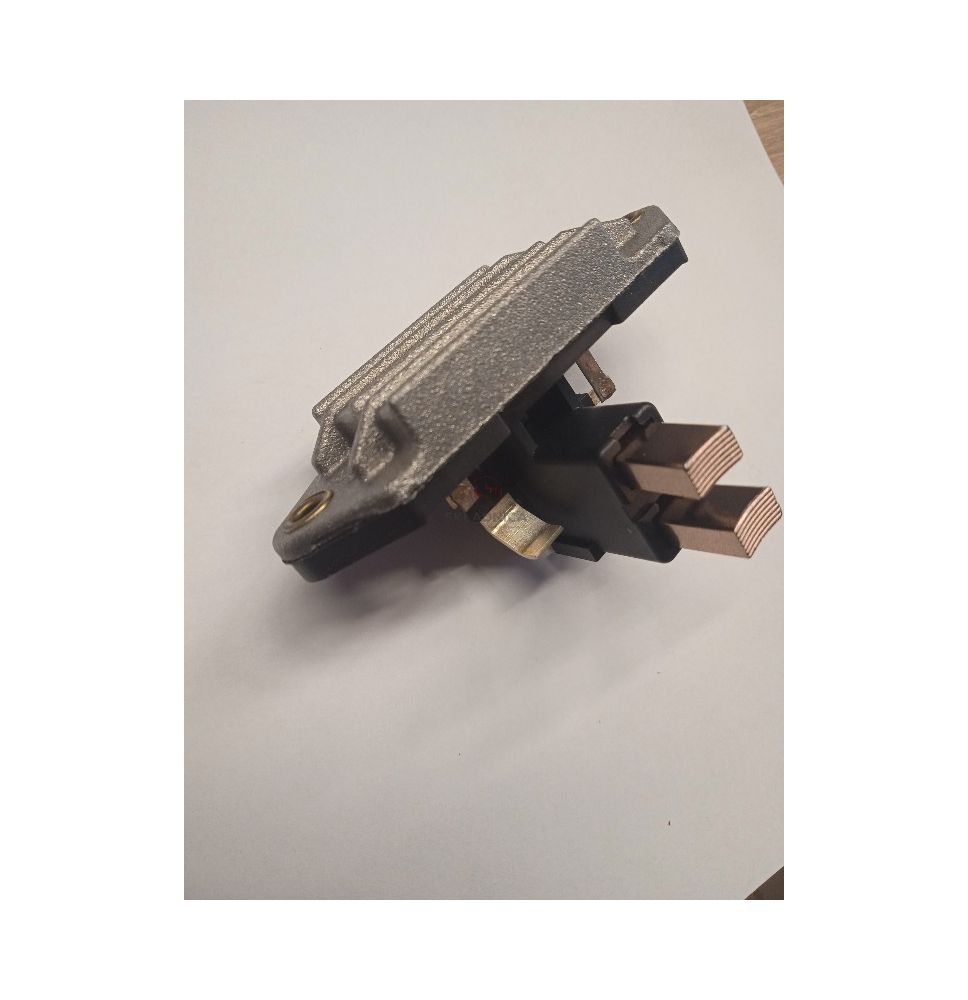 REGULATOR NAPIĘCIA ZE SZCZOTKO. 12V [CAS710]