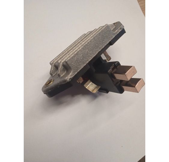 REGULATOR NAPIĘCIA ZE SZCZOTKO. 12V [CAS710]