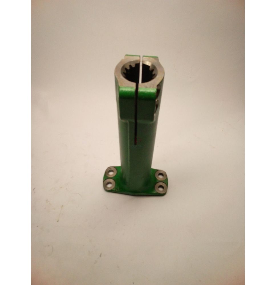 ŁACZNIK POMPY JOHN DEERE [CJH104]