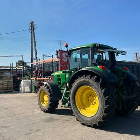 Zobaczcie, kto nas dzisiaj odwiedził! 🚜 Klient przyjechał swoim imponującym ciągnikiem John Deere prosto do Składnicy Grajewo po najlepsze części rolnicze. Dziękujemy za zaufanie i życzymy udanej pracy w polu! 🌾

#JohnDeere #SkładnicaGrajewo #CzęściRolnicze #Rolnictwo #Grajewo